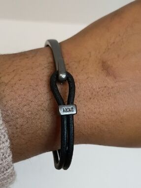 DKNY Black Leather Double Wrap Bracelet Gunmetal Bar Men’s Minimalist